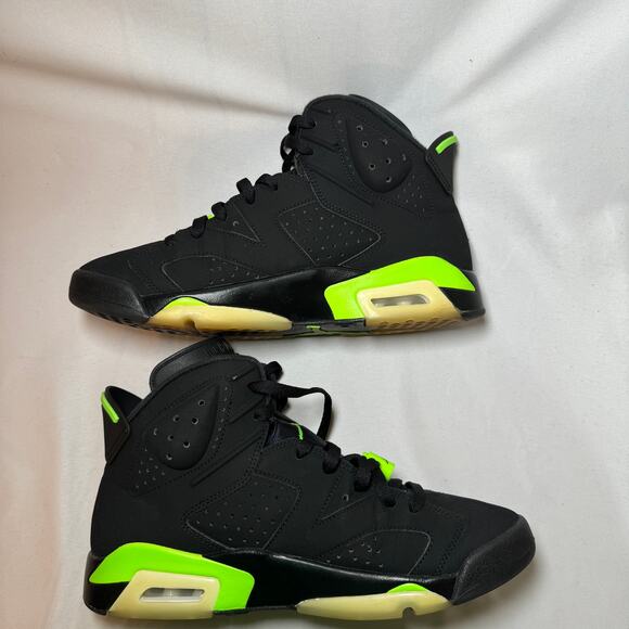Size 10.5 - Nike Air Jordan 6 Retro Electric Green Men's Shoes - Picture 3 of 10